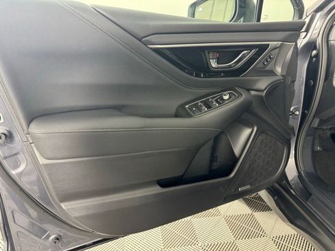 Used 2023 Subaru Outback Limited AWD/4WD image 9
