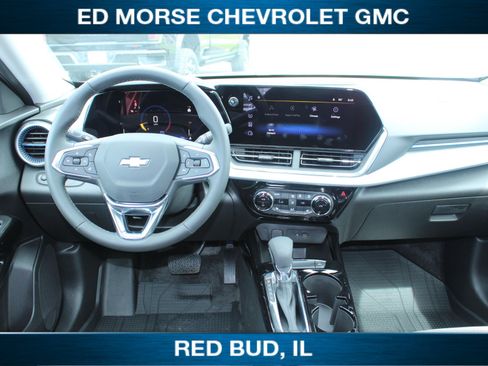 Used 2026 Chevrolet Trax LT w/ LT Convenience Package FWD image 14