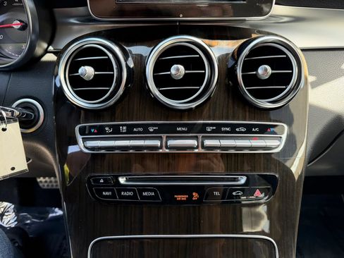 Used 2019 Mercedes-Benz GLC 300 image 21