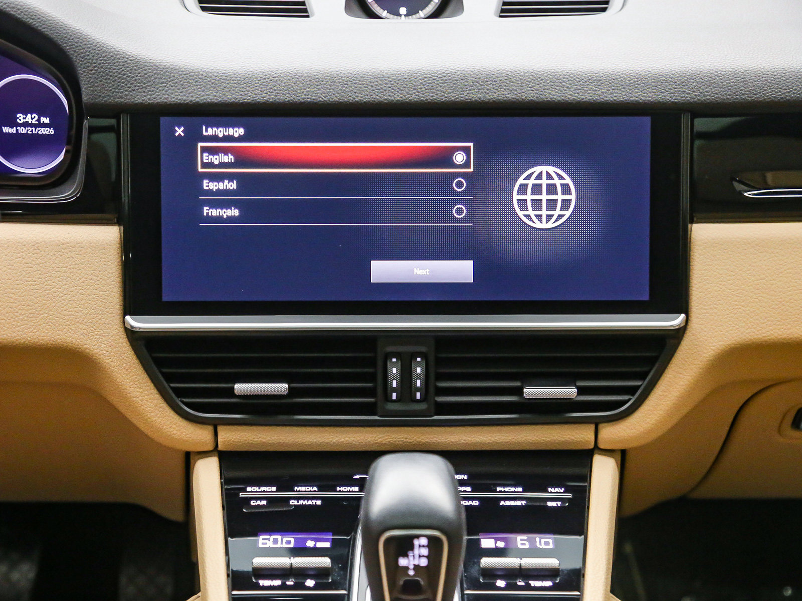 Certified 2023 Porsche Cayenne AWD/4WD image 17