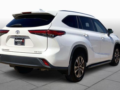 Used 2021 Toyota Highlander XLE image 13
