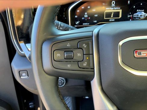 Used 2025 GMC Sierra 1500 SLT image 22