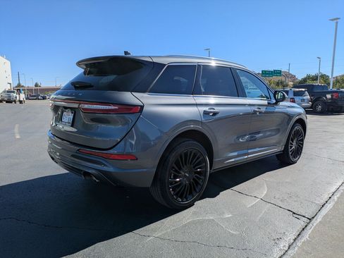 Used 2022 Lincoln Corsair Reserve image 3