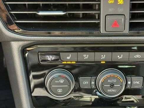 Used 2024 Volkswagen Taos SE FWD image 29