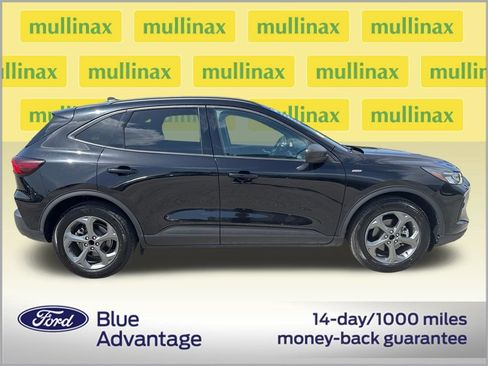 Used 2025 Ford Escape ST-Line FWD image 2