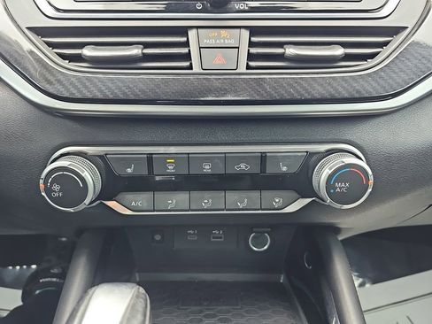 Used 2024 Nissan Altima 2.5 SR w/ SR Premium Package image 27