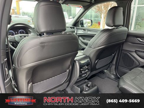 New 2025 Jeep Grand Cherokee L Altitude image 19