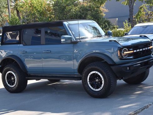 Certified 2023 Ford Bronco Outer Banks w/ Sasquatch Package AWD/4WD image 5