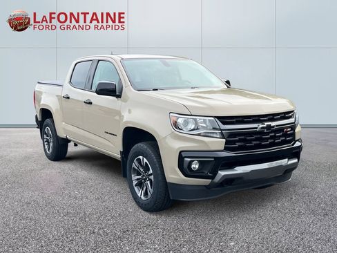 Used 2021 Chevrolet Colorado Z71 AWD/4WD image 3