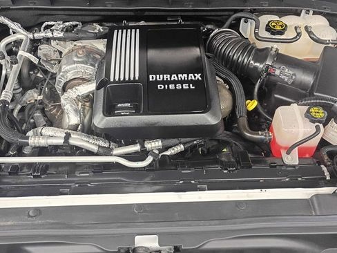 Used 2021 Chevrolet Silverado 1500 LTZ w/ LTZ Convenience Package II AWD/4WD image 10