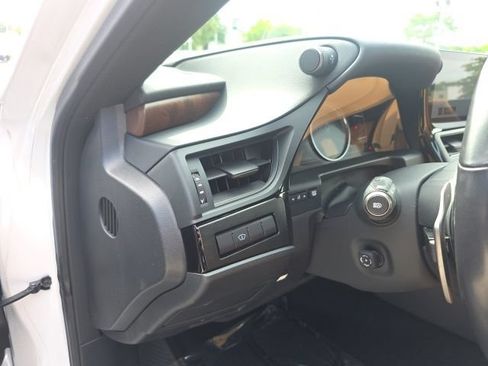 Used 2025 Lexus ES 350 w/ Premium Package FWD image 18