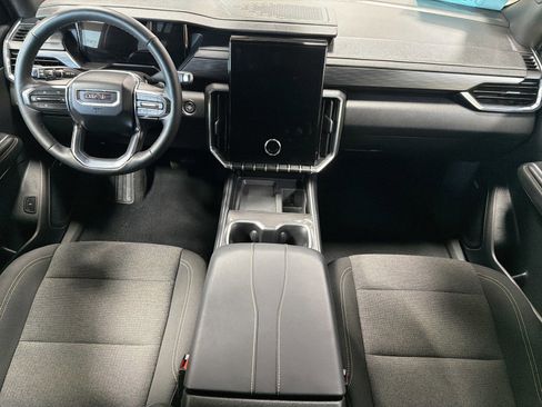 Used 2025 GMC Acadia Elevation image 10