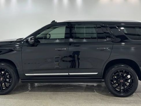Used 2023 GMC Yukon Denali RWD image 1