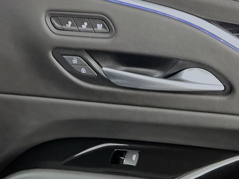 Used 2023 Cadillac Escalade ESV Sport w/ LPO, ONYX Package image 31