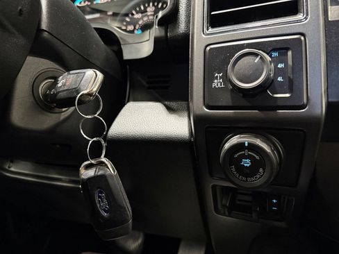 Used 2020 Ford F150 XLT w/ Equipment Group 302A Luxury AWD/4WD image 37