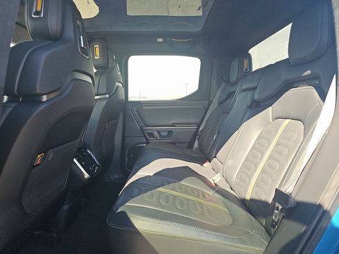 Used 2023 Rivian R1T Adventure image 8