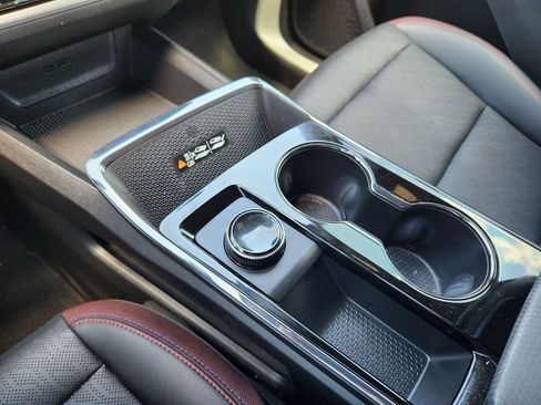 Used 2025 Chevrolet Equinox RS FWD image 28