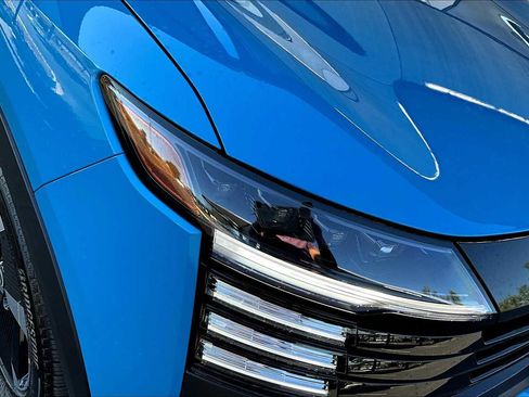 New 2026 Nissan Kicks SR image 13