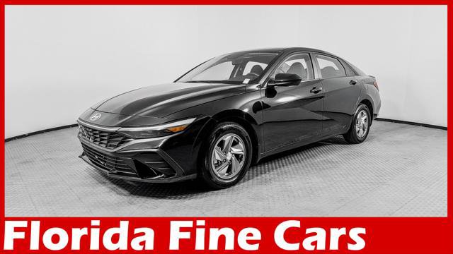 Used 2025 Hyundai Elantra SE FWD image 1