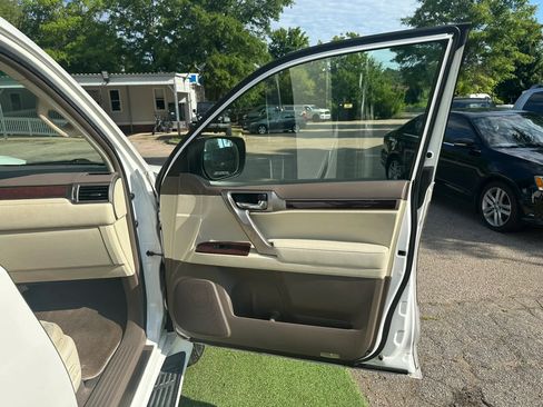 Used 2012 Lexus GX 460 w/ Comfort Plus Pkg AWD/4WD image 24