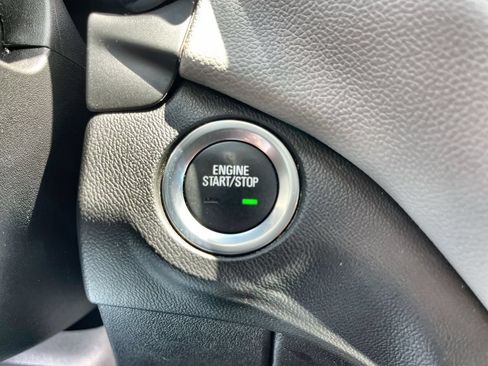 Used 2021 Chevrolet Equinox LS w/ LS Convenience Package AWD/4WD image 16