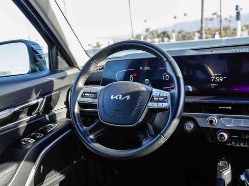Used 2025 Kia Telluride S AWD/4WD image 18