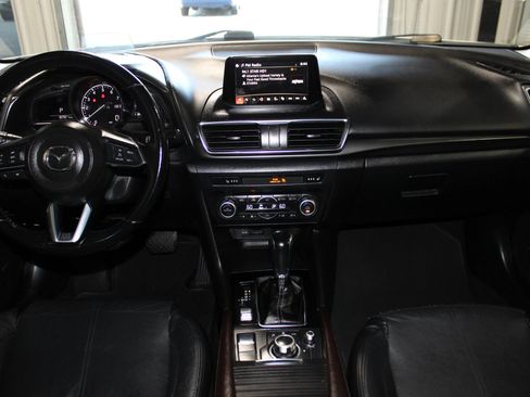Used 2018 MAZDA MAZDA3 Grand Touring FWD image 12