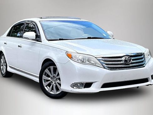 Used 2012 Toyota Avalon Limited FWD image 2