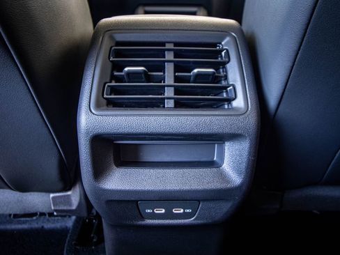 New 2026 Volkswagen Tiguan SE R-Line FWD image 31