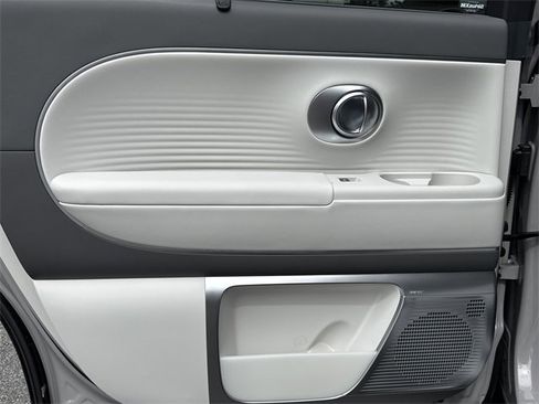 New 2026 Hyundai Ioniq 9 Limited image 13