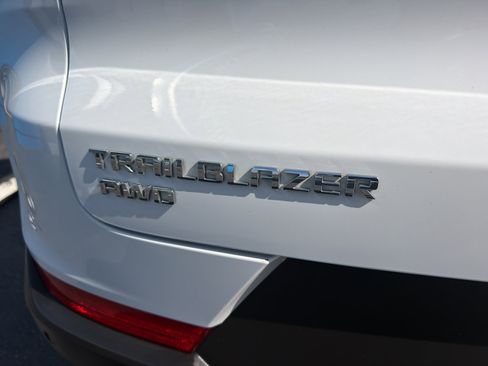 Used 2024 Chevrolet TrailBlazer ACTIV w/ Driver Confidence Package image 13