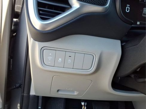 Used 2025 Kia Soul S FWD image 17