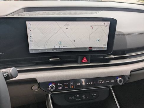 Certified 2026 Kia Carnival SX FWD image 11