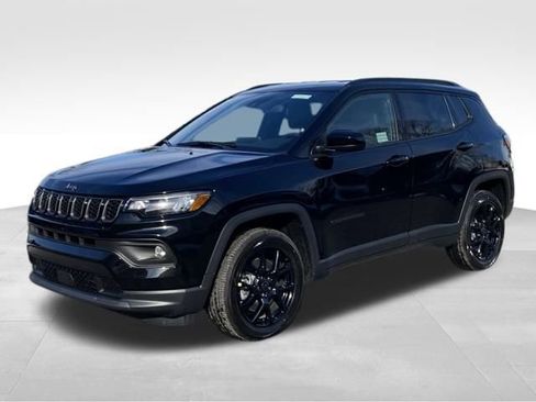 New 2026 Jeep Compass Latitude image 3