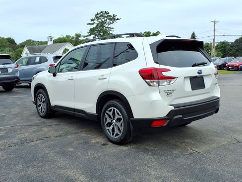 Certified 2023 Subaru Forester Premium AWD/4WD image 5