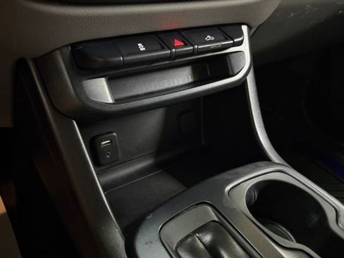 Used 2018 GMC Canyon 4x4 Extended Cab w/ Convenience Package image 30