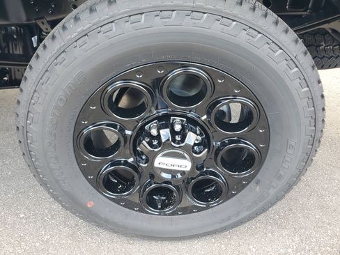 New 2026 Ford F250 Lariat w/ Black Appearance Package image 7