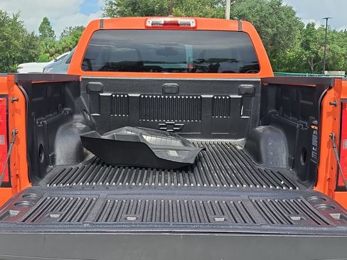 Used 2019 Chevrolet Colorado W/T w/ WT Convenience Package RWD image 9