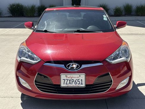 Used 2017 Hyundai Veloster Value Edition FWD image 8