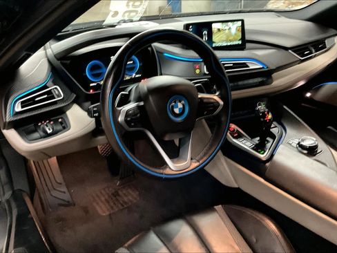 Used 2019 BMW i8 image 16