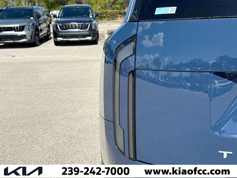 New 2027 Kia Telluride S image 10