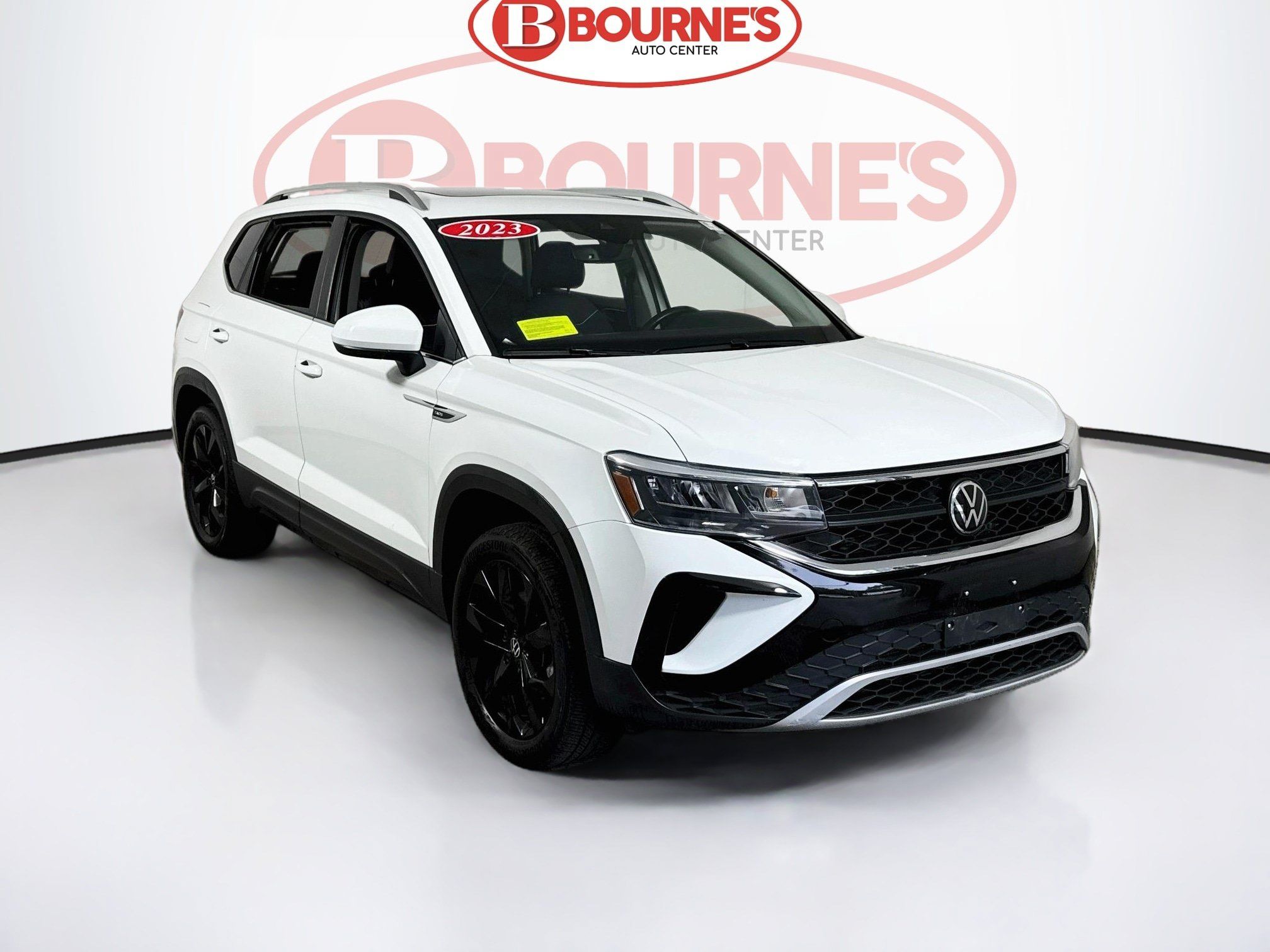 Used 2023 Volkswagen Taos SE w/ Panoramic Sunroof Package AWD/4WD image 1