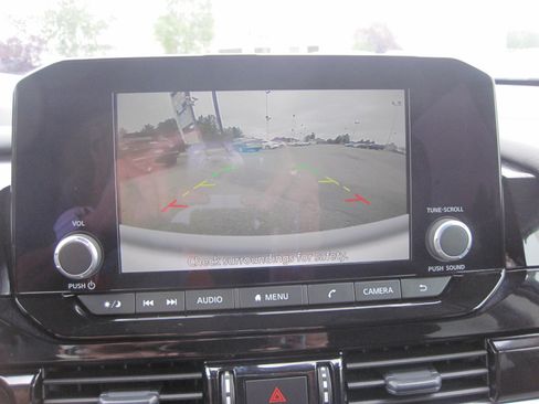 Used 2025 Nissan Pathfinder SV AWD/4WD image 21