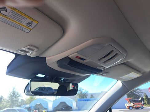 Used 2024 Subaru Ascent Limited w/ Technology Package image 26