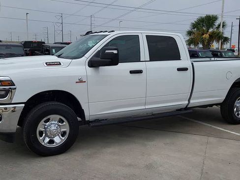New 2026 RAM 2500 Tradesman AWD/4WD image 4