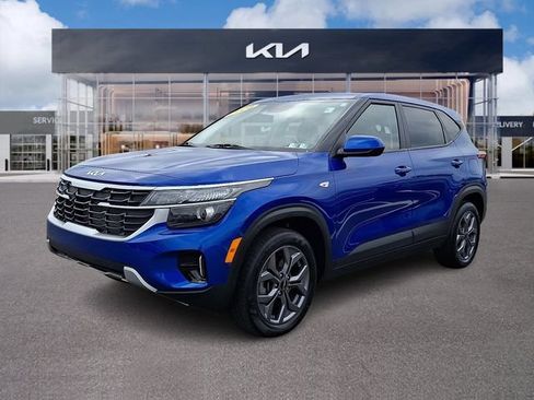 Used 2024 Kia Seltos LX AWD/4WD image 3