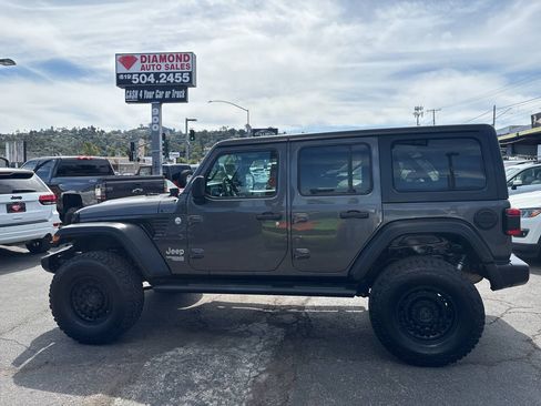 Used 2018 Jeep Wrangler Unlimited Sport S AWD/4WD image 9