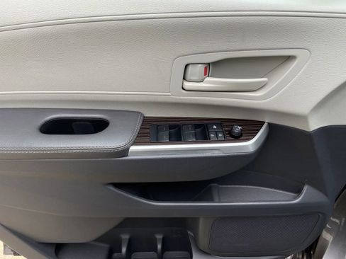Used 2024 Toyota Sienna LE FWD image 10