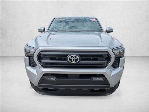 Certified 2025 Toyota Tacoma SR5 AWD/4WD image 2