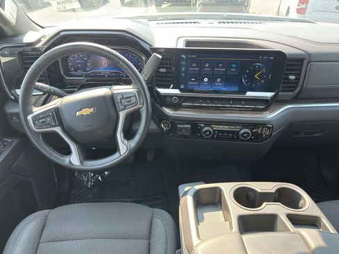 Used 2023 Chevrolet Silverado 1500 LT w/ Z71 Off-Road Package AWD/4WD image 20
